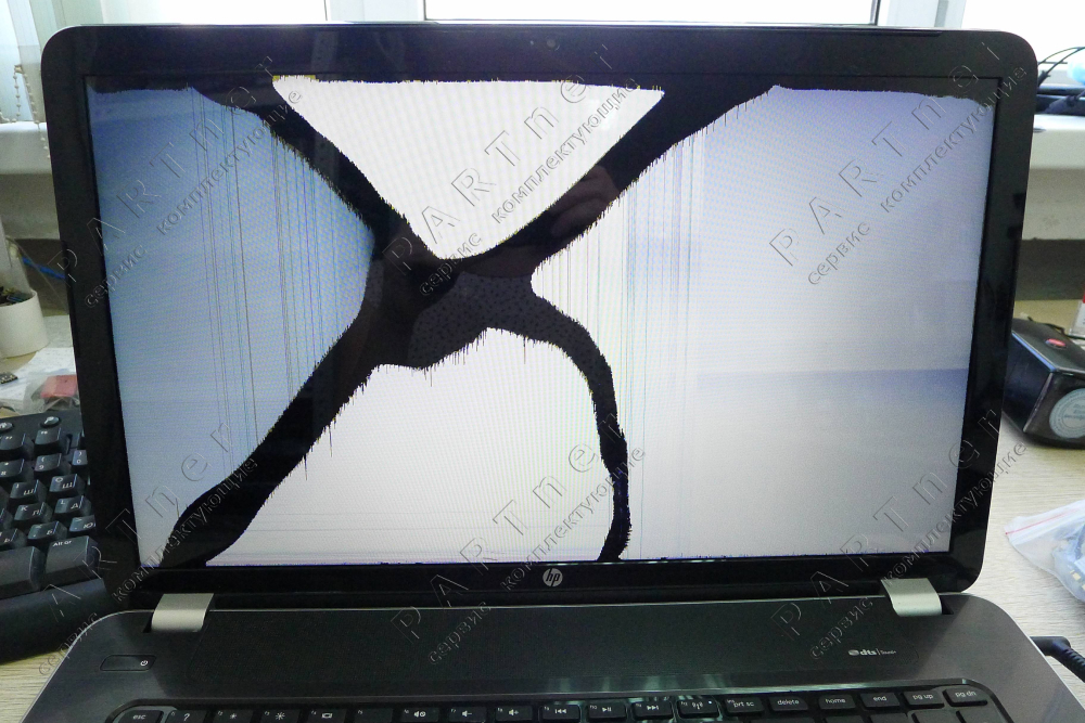 Экран ноутбука HP 17-E061sr разбит