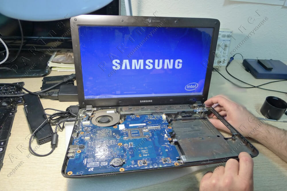 Первое включение ноутбука Samsung R540 после ремонта